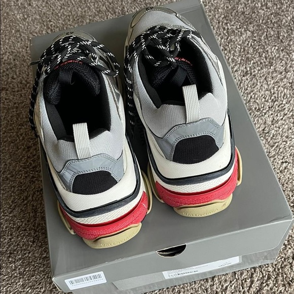 Balenciaga Triple S, size 42, men, white with silver and red. Worn 2 times. - Picture 4 of 14